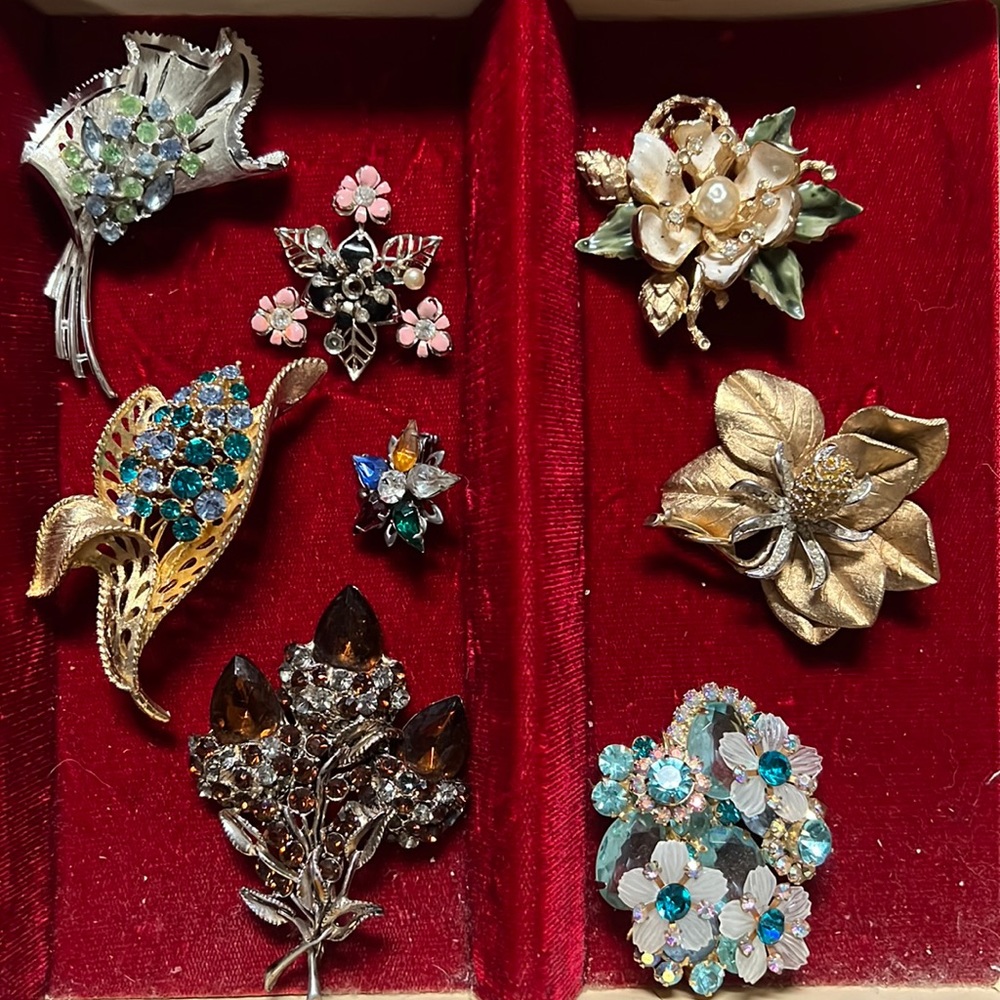 Flower pins